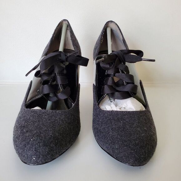 Liz Claiborne - black patent and tweed heels - size 7 - Picture 3 of 5